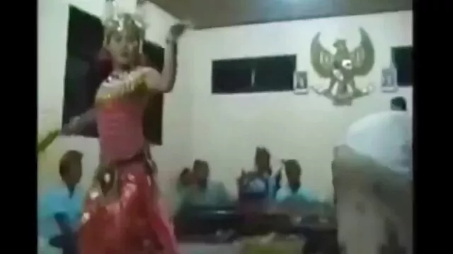 الفتاة ساندرا في ثوب افلام اجنبية لسكس أحمر بارد