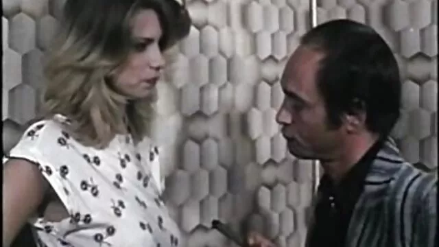 الكمال الحمار امرأة سمراء ضئيلة على استعداد افلام اجنبي سيكس للذهاب