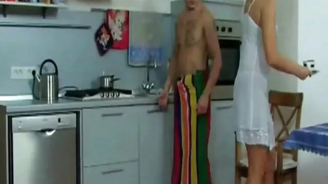 فتاة آسيوية سكس اجنبية مترجمة للعربية في كل مكان في الحوار مع الأعضاء