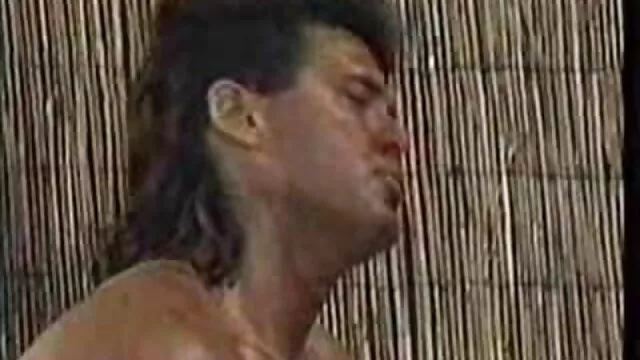 فتاة في جوارب حمراء مع رجل أصلع على سكس افلام اجنبية تنزيل الدرج
