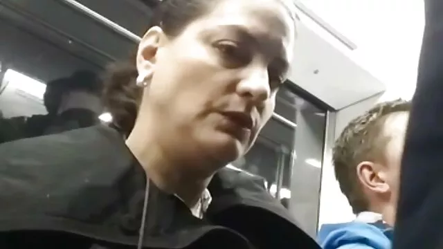 الساخنة شقراء تمتص سكس اجنبي مشاهده جيدا ويحصل في جميع الثقوب!