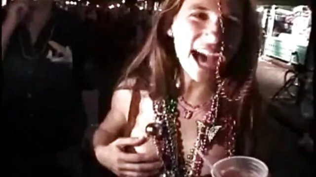 فاكهة غريبة أو تحميل فيلم سكس اجنبي تمثال نصفي أنيق