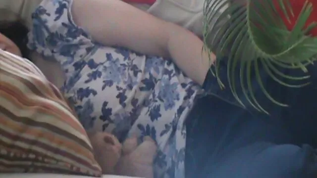 أصلع مقاطع سكس اجنبي سحاق انتزاع اثنين من العاهرة